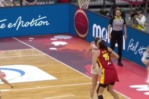 里夫斯神奇绝平+东契奇后仰绝杀，让美娜在演播间看爽了！😂