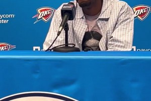 库里专访表示：目前还没有退役打算 我依然热爱篮球