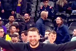 东契奇vs普通人的体型差距，很大一只啊！这节奏也是无敌！