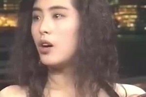 真的假的啊？王祖贤：13岁前我是单眼皮，打篮球后变双眼皮了